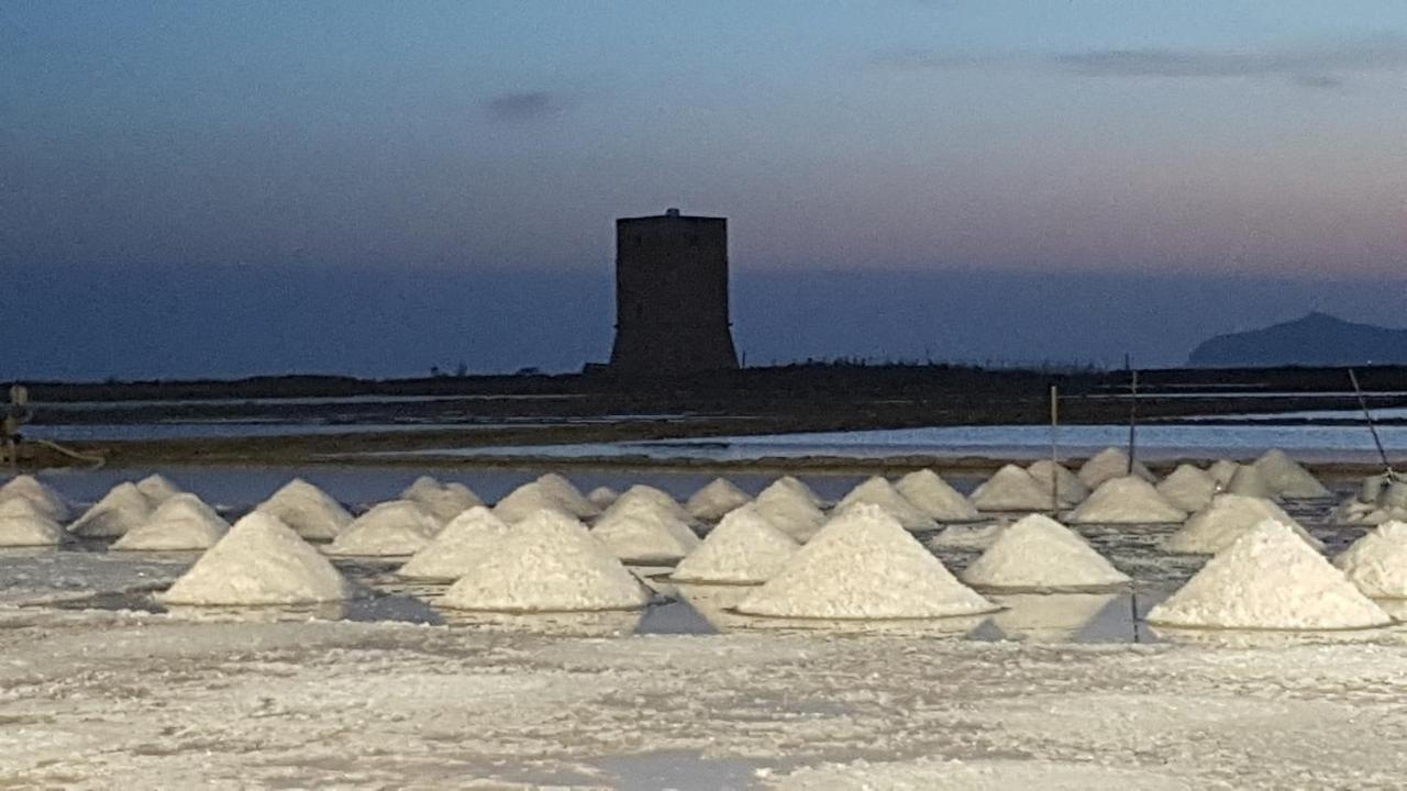 לינה וארוחת בוקר Torre Nubia Sole Mare Sale מראה חיצוני תמונה
